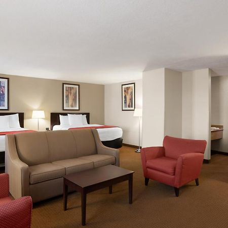 Hotel Ramada by Wyndham Elizabethtown Zewnętrze zdjęcie